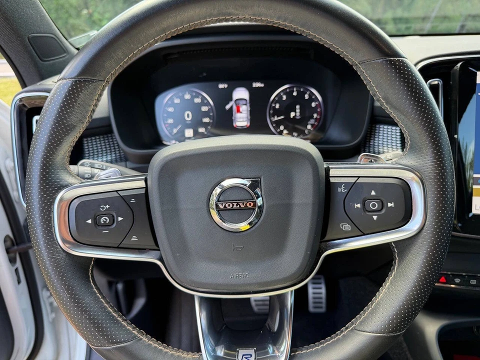 2020 Volvo XC40 - Image 15 of 31