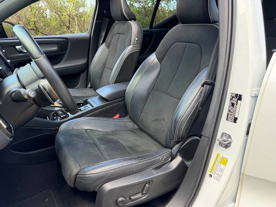 2020 Volvo XC40 - Image 20 of 31