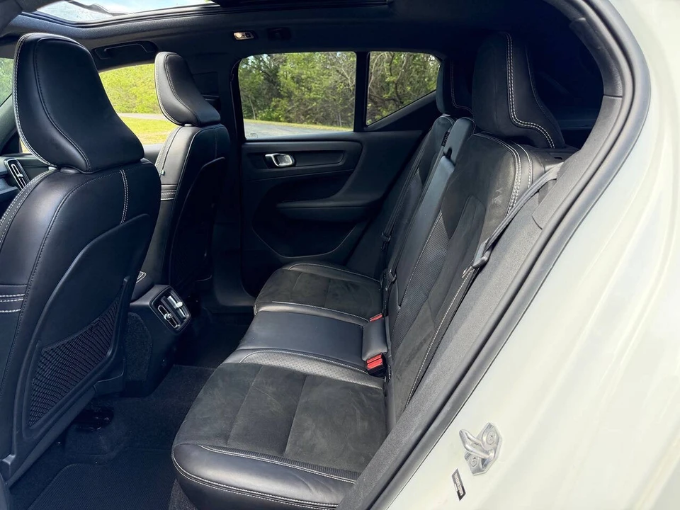 2020 Volvo XC40 - Image 22 of 31