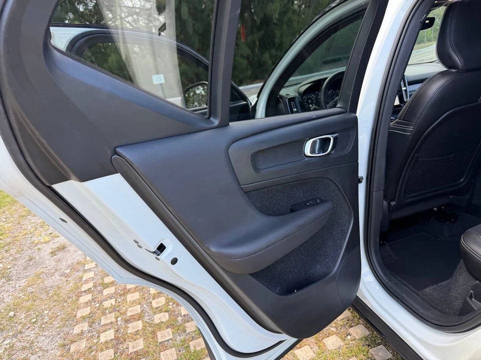 2020 Volvo XC40 - Image 21 of 31