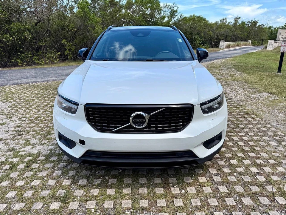 2020 Volvo XC40 - Image 3 of 31