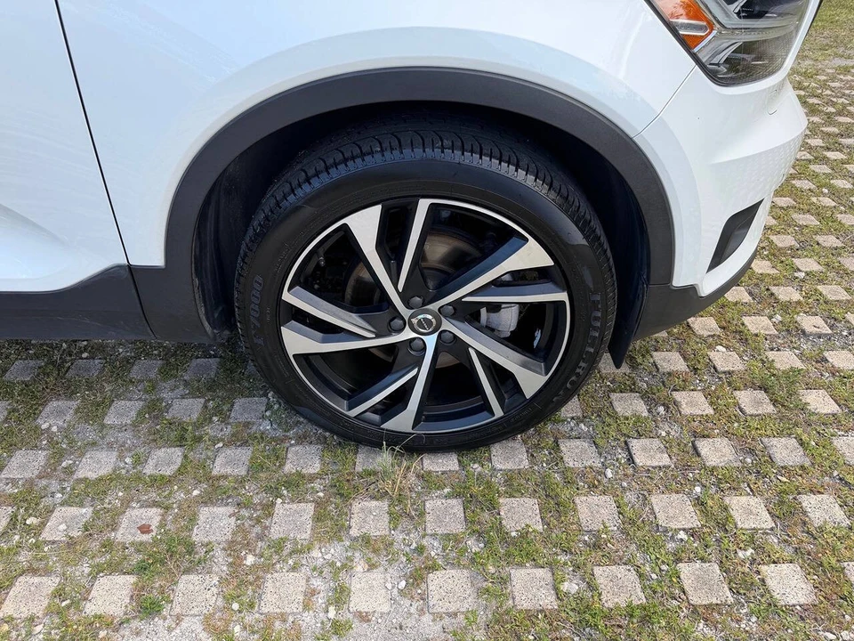 2020 Volvo XC40 - Image 29 of 31