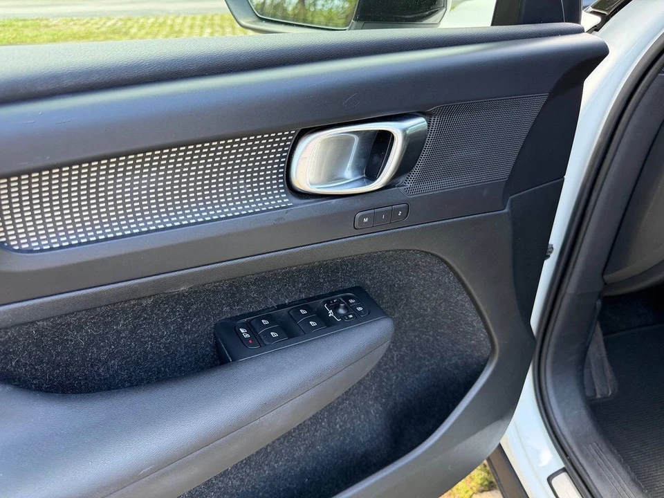 2020 Volvo XC40 - Image 10 of 31