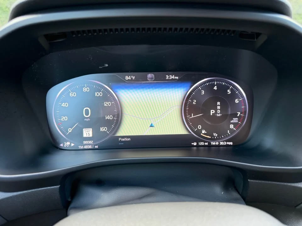 2020 Volvo XC40 - Image 8 of 20