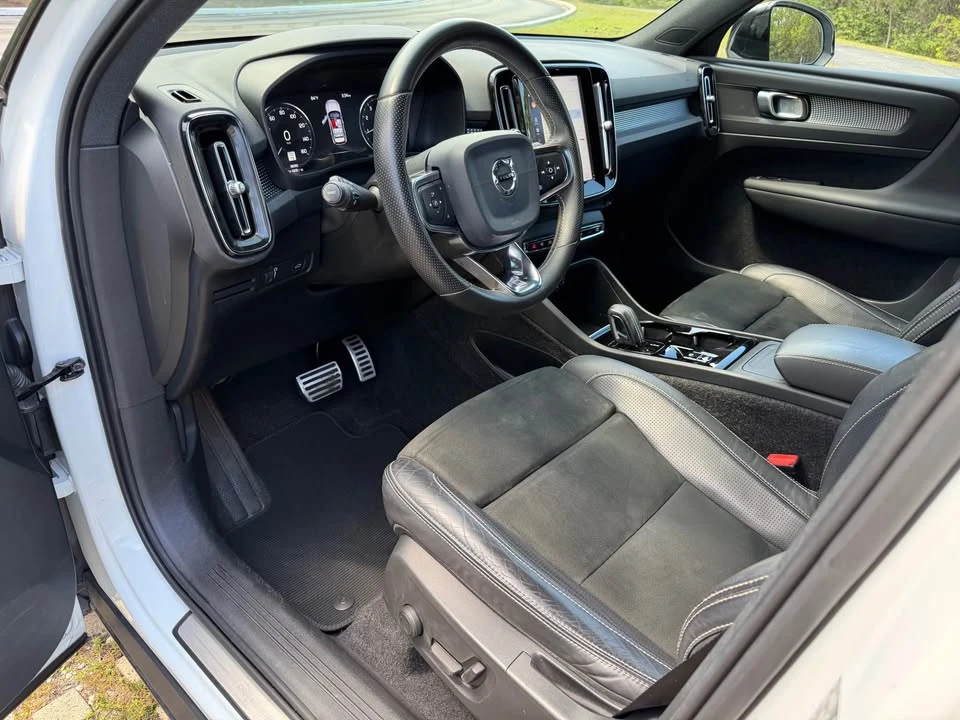 2020 Volvo XC40 - Image 7 of 20