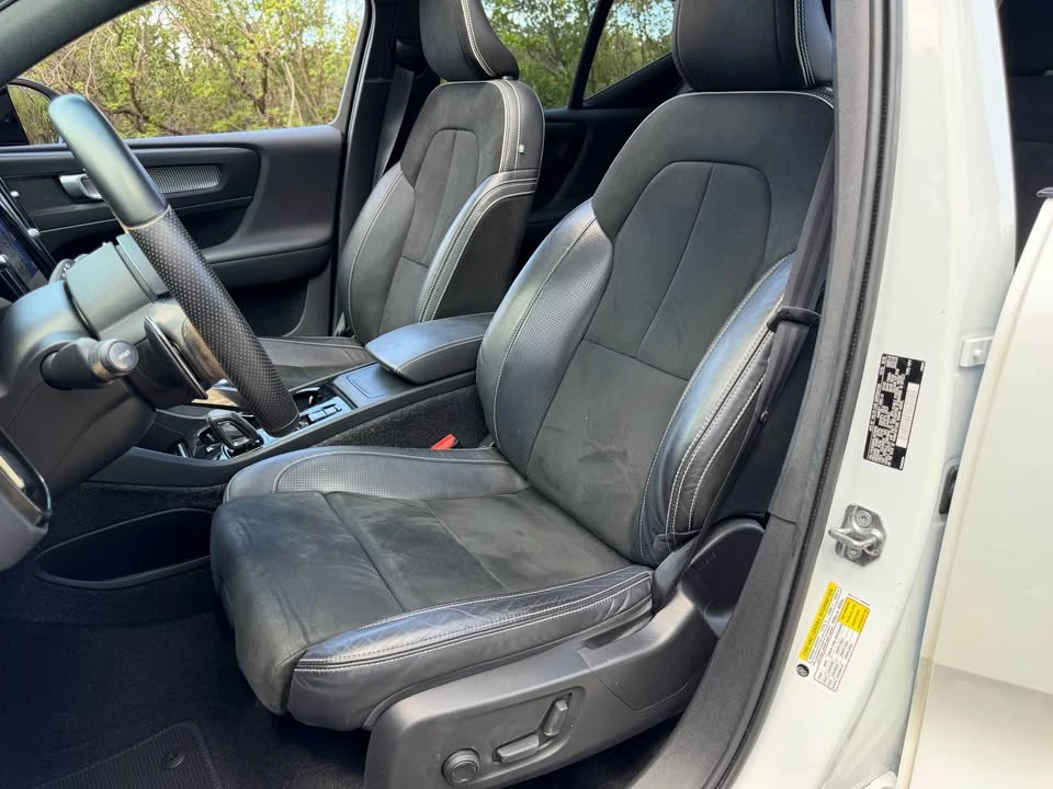 2020 Volvo XC40 - Image 14 of 20