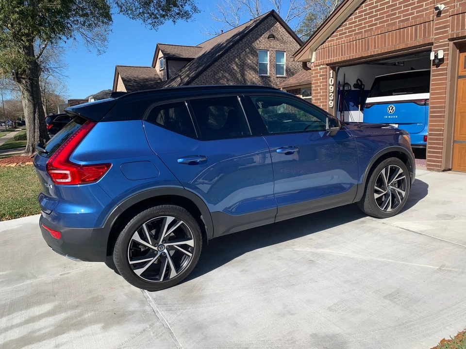 2020 Volvo XC40 - Image 18 of 31
