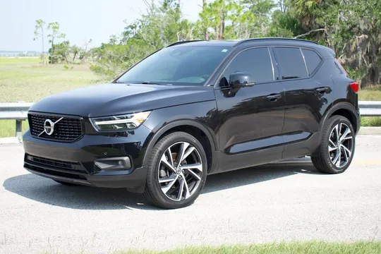 2020 Volvo XC40 T5 R-Design