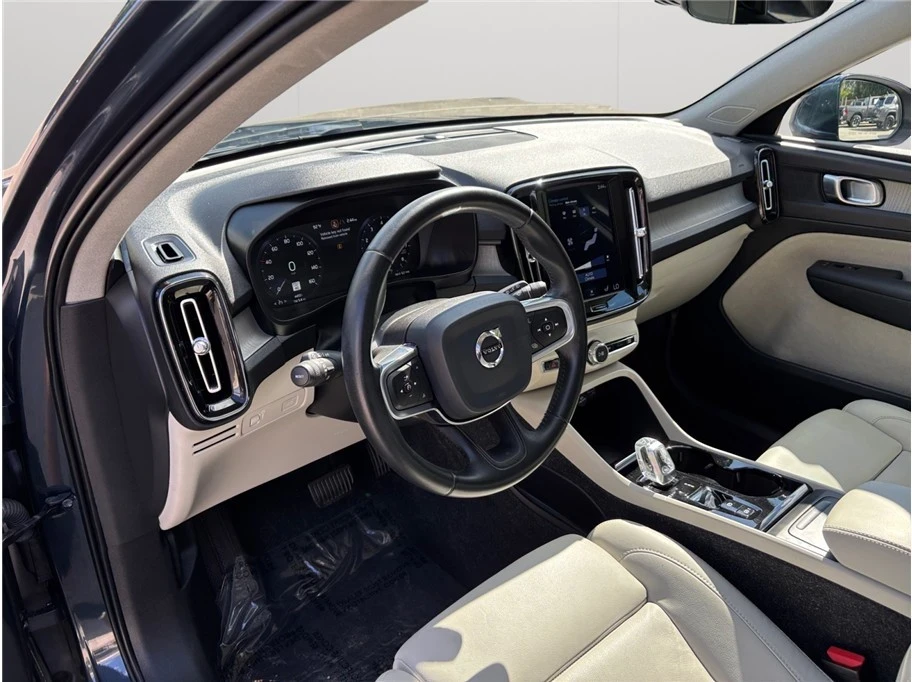 2020 Volvo XC40 - Image 6 of 21