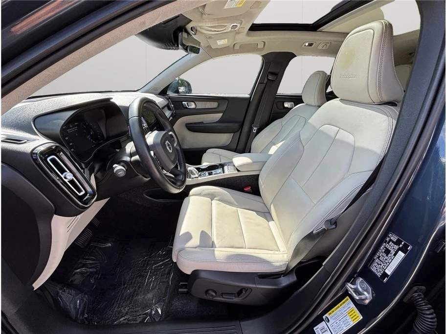 2020 Volvo XC40 - Image 2 of 21