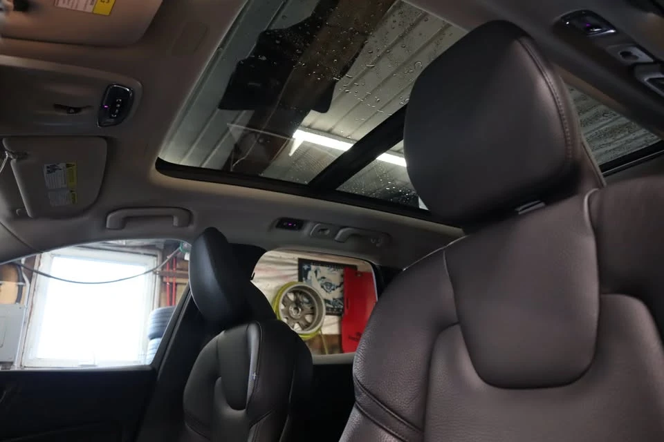 2020 Volvo XC60 2nd Gen - Image 5 of 20
