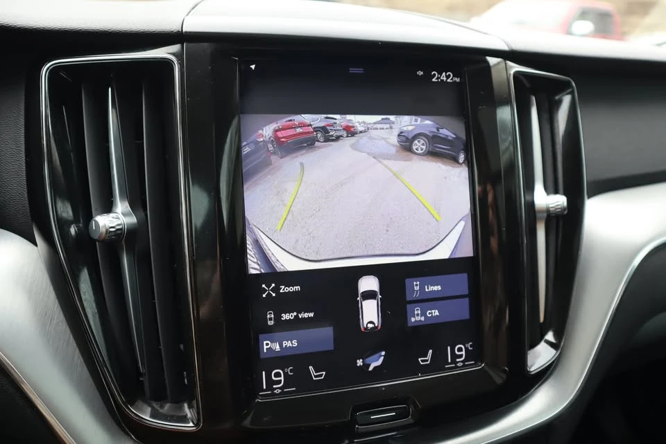 2020 Volvo XC60 2nd Gen - Image 10 of 20