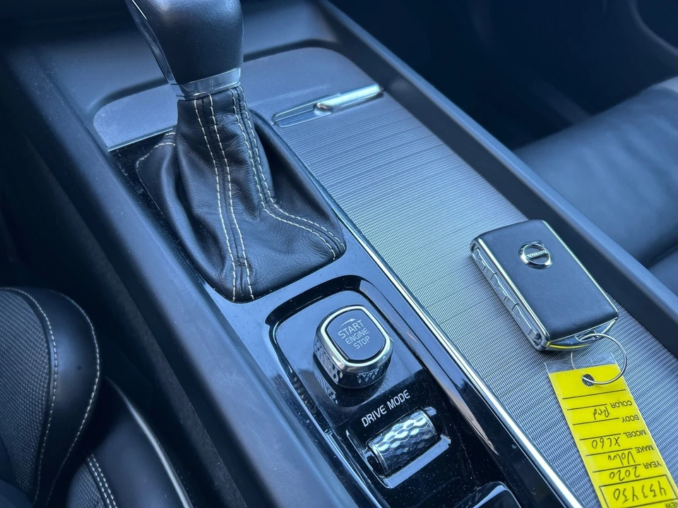 2020 Volvo XC60 2nd Gen - Image 17 of 21