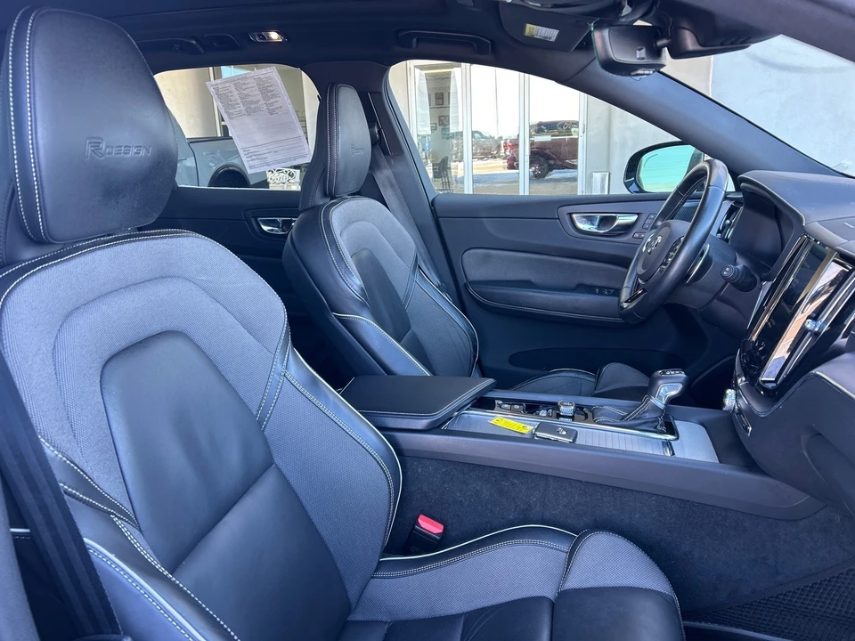 2020 Volvo XC60 2nd Gen - Image 14 of 21
