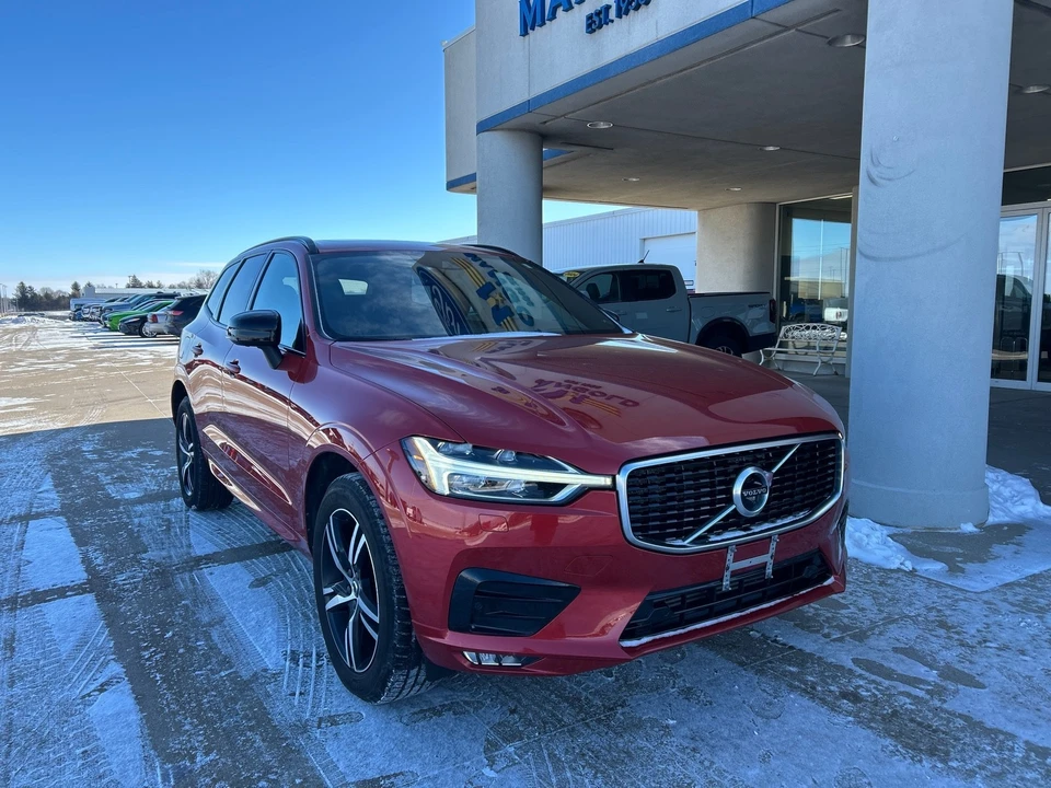 2020 Volvo XC60 2nd Gen - Image 2 of 12