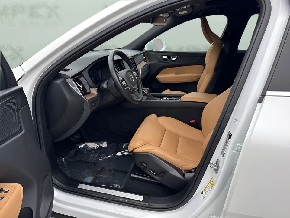 2020 Volvo XC60 2nd Gen - Image 9 of 12