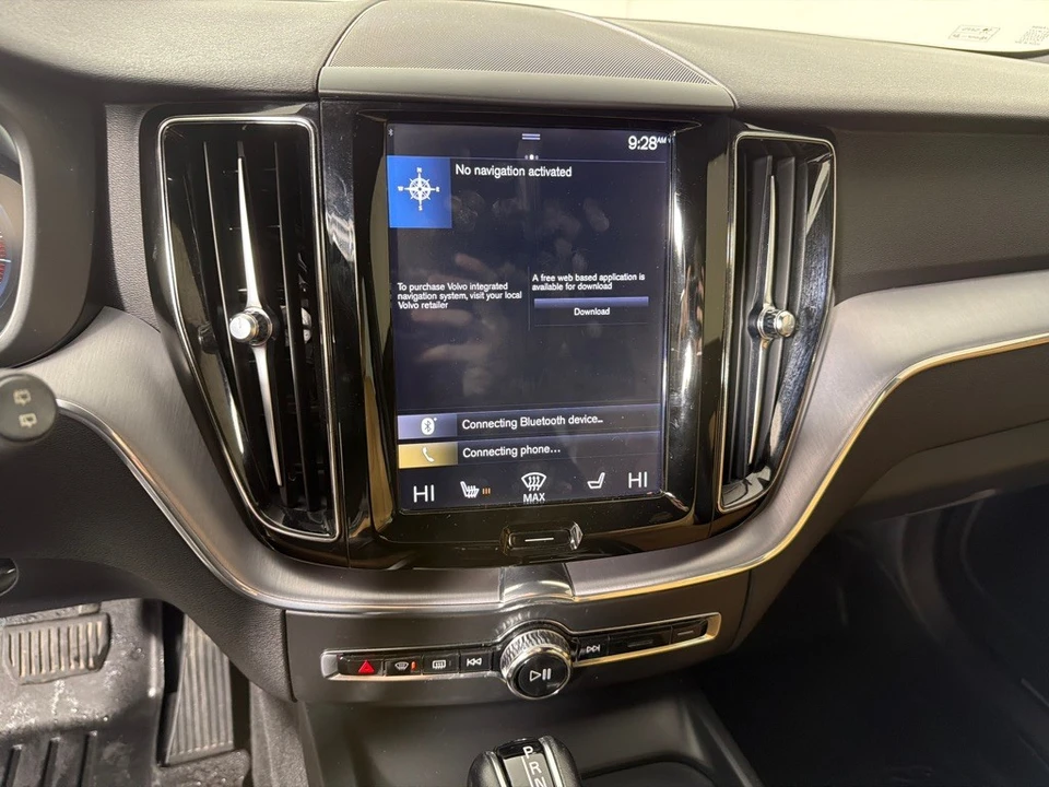 2020 Volvo XC60 2nd Gen - Image 16 of 21