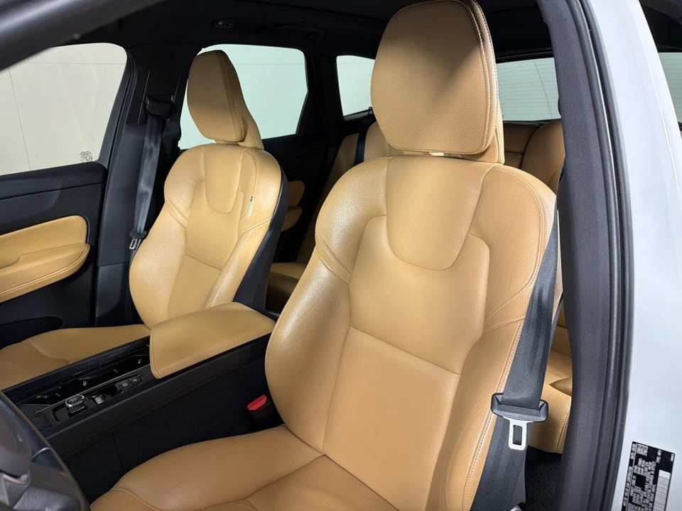 2020 Volvo XC60 2nd Gen - Image 12 of 21