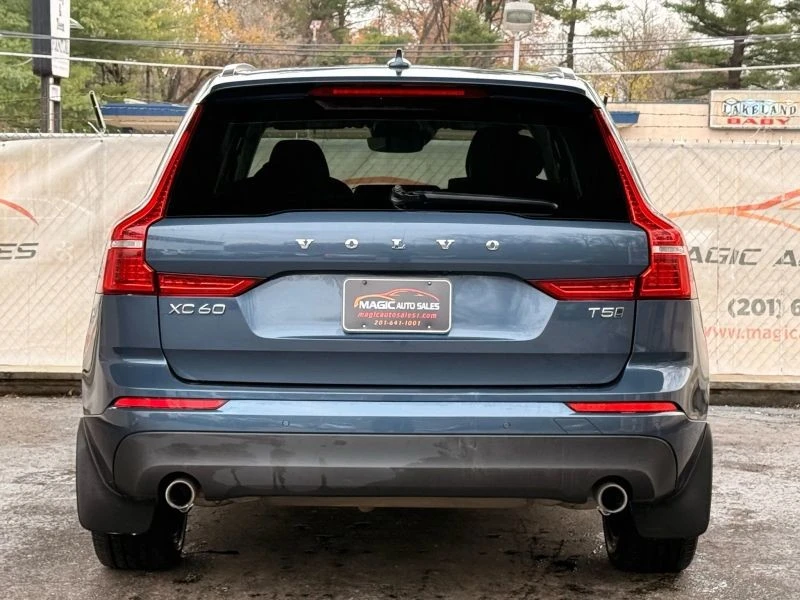 2020 Volvo XC60 2nd Gen - Image 10 of 12