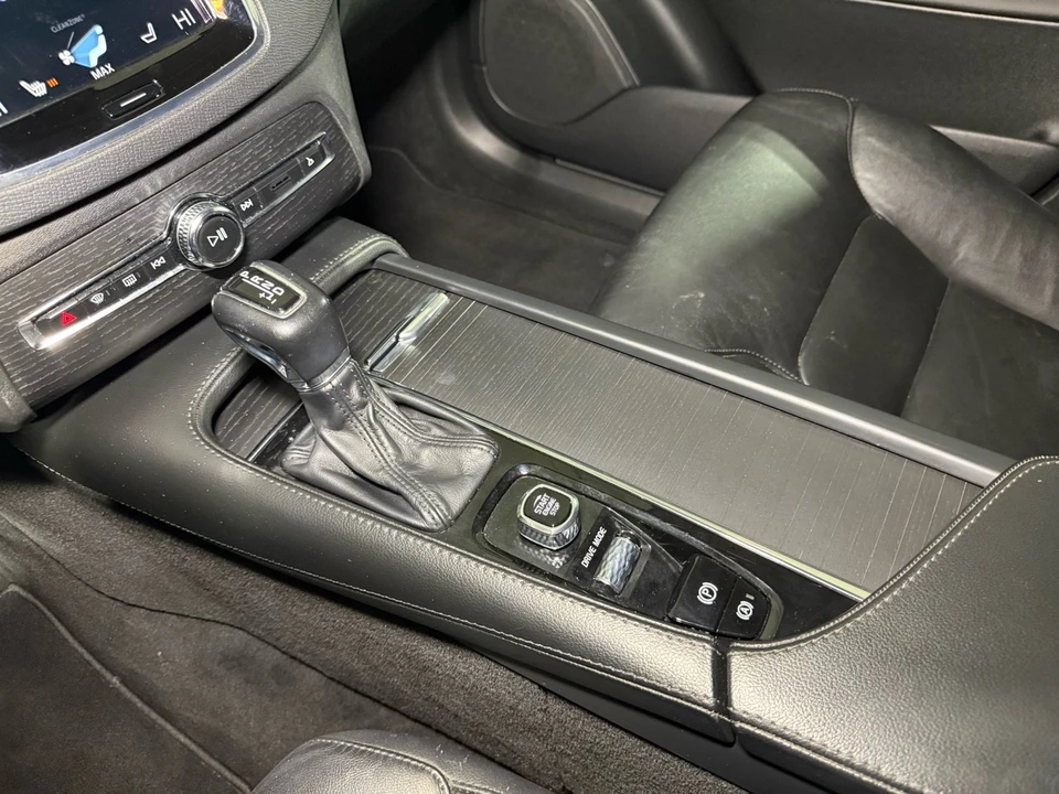 2020 Volvo XC90 2nd Gen - Image 17 of 21