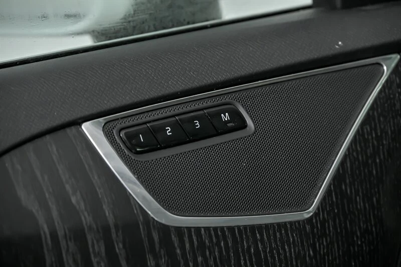 2020 Volvo XC90 2nd Gen - Image 17 of 21