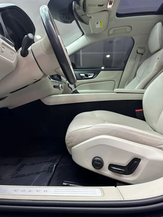 2020 Volvo S60 3rd Gen - Image 13 of 20