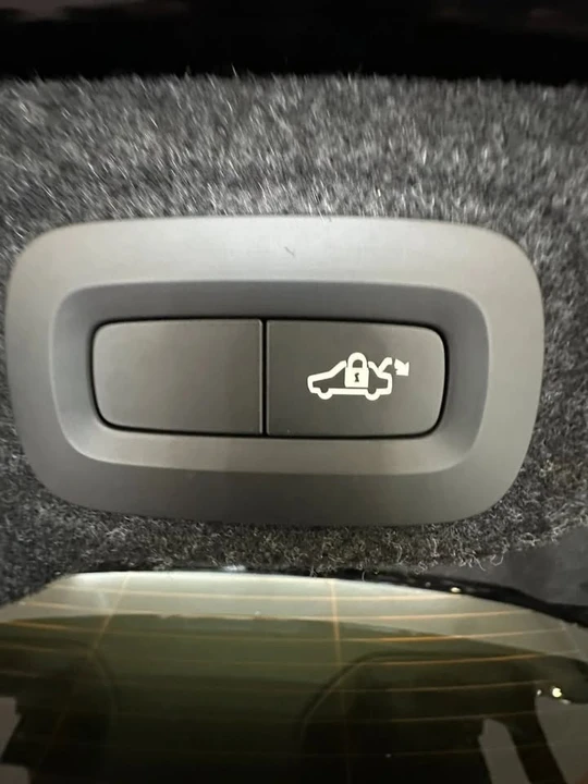2020 Volvo S60 3rd Gen - Image 18 of 20