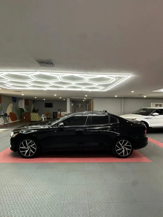 2020 Volvo S60 3rd Gen - Image 2 of 20