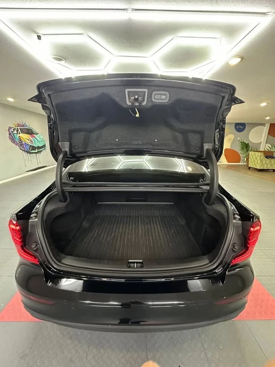 2020 Volvo S60 3rd Gen - Image 17 of 20