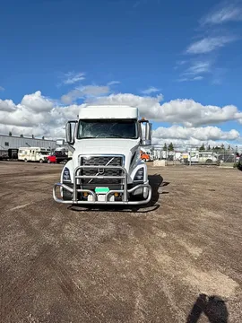 2020 Volvo VNL740