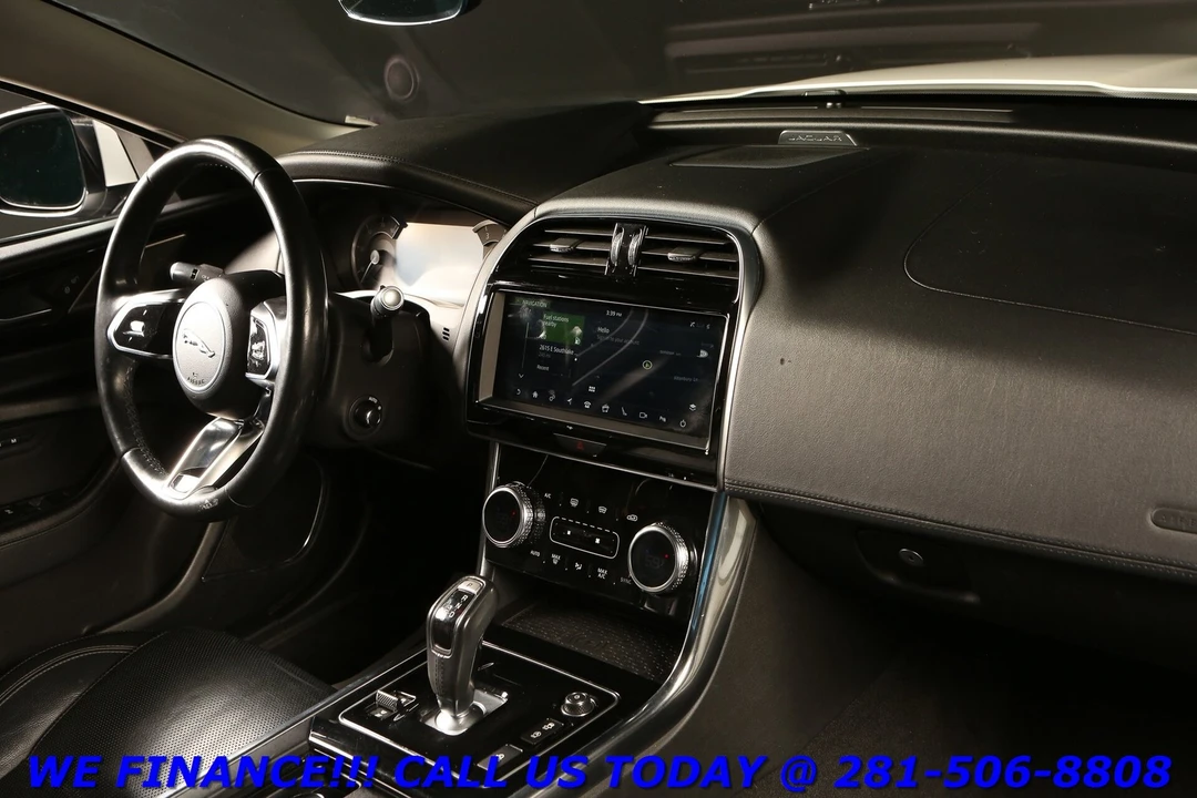 2020 Jaguar XE - Image 20 of 21