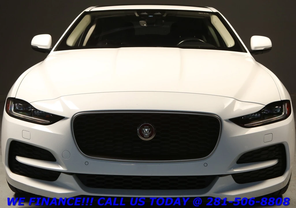 2020 Jaguar XE - Image 8 of 21