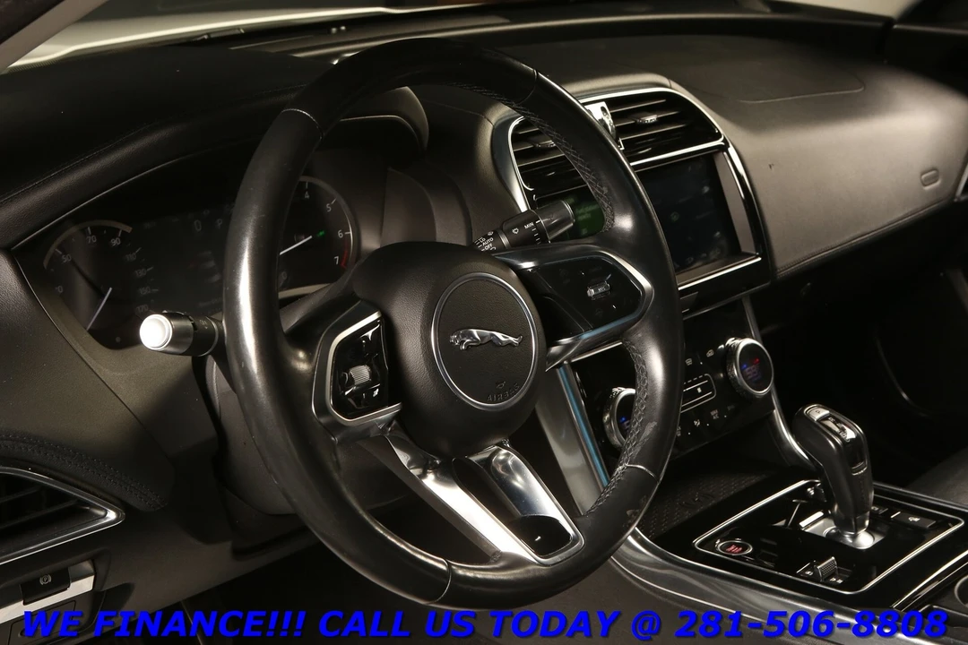 2020 Jaguar XE - Image 10 of 21
