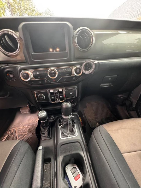 2020 Jeep JL Wrangler - Image 4 of 5