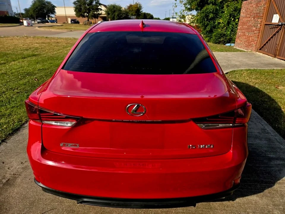 2020 Lexus IS 3rd Gen - Image 5 of 9