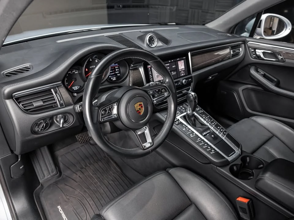 2020 Porsche Macan GTS - Image 9 of 20