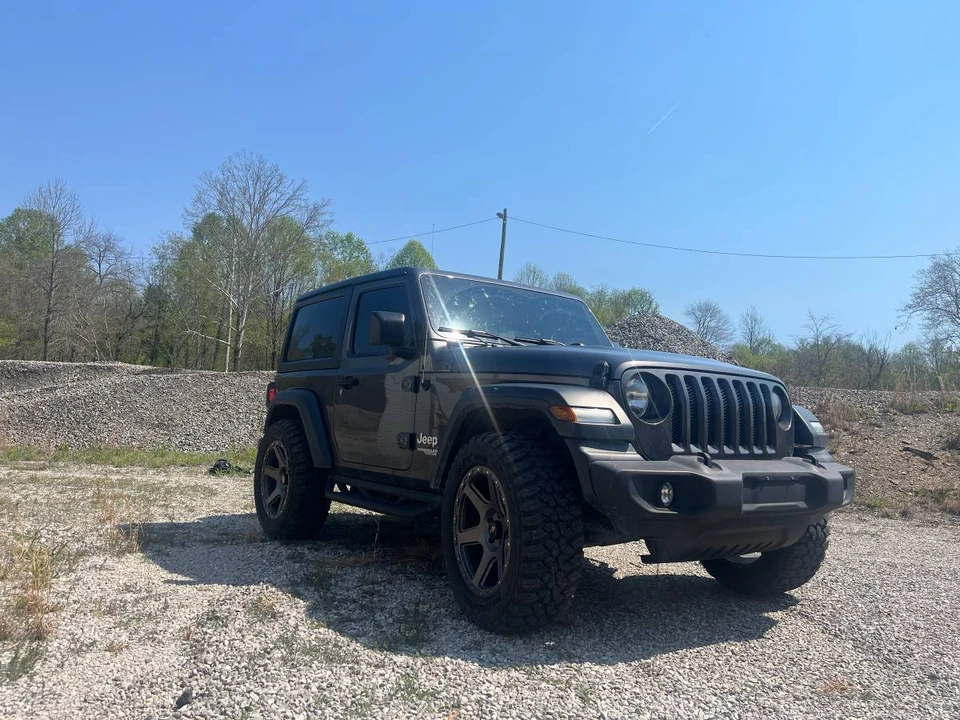 2020 Jeep JL Wrangler - Image 2 of 8
