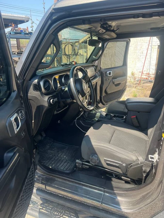 2020 Jeep JL Wrangler - Image 6 of 8