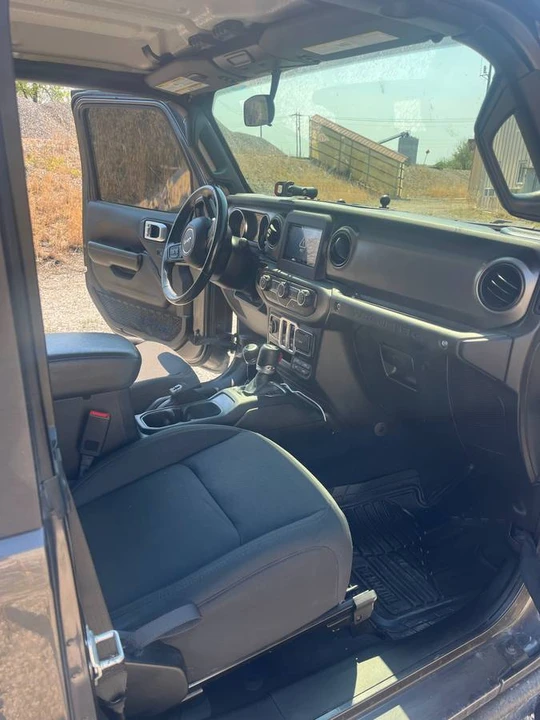 2020 Jeep JL Wrangler - Image 5 of 8