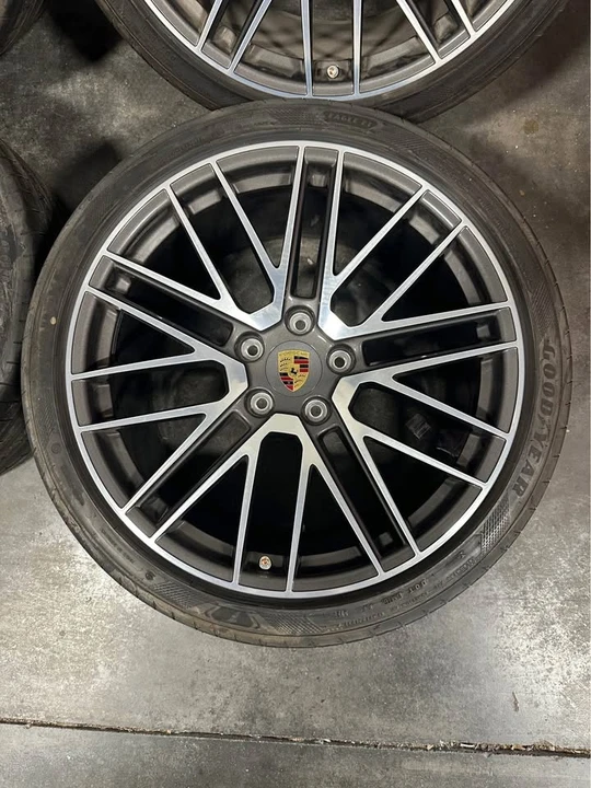 2020 Porsche 992 Turbo - Image 4 of 5