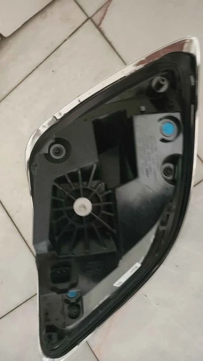 2021 Parts & Memorabilia Bodywork - Image 2 of 8