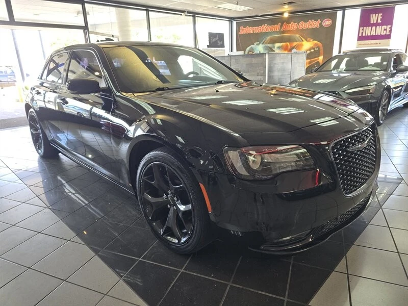 2021 Chrysler 300 (2005-2023) - Image 3 of 4