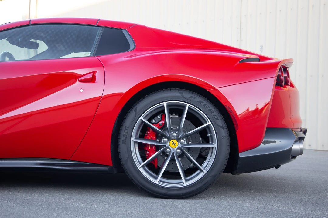 2021 Ferrari 812 GTS - Image 11 of 31