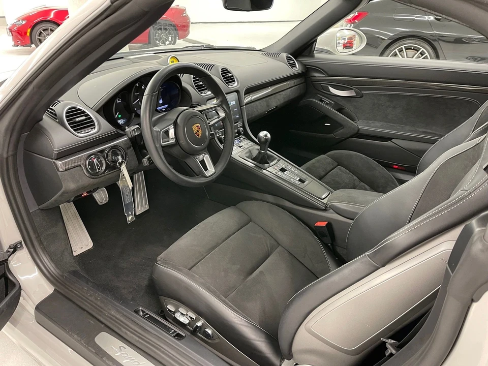 2021 Porsche 718 Boxster Spyder - Image 10 of 15
