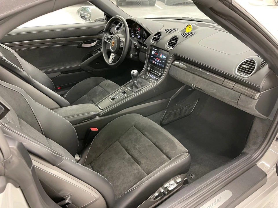 2021 Porsche 718 Boxster Spyder - Image 14 of 15