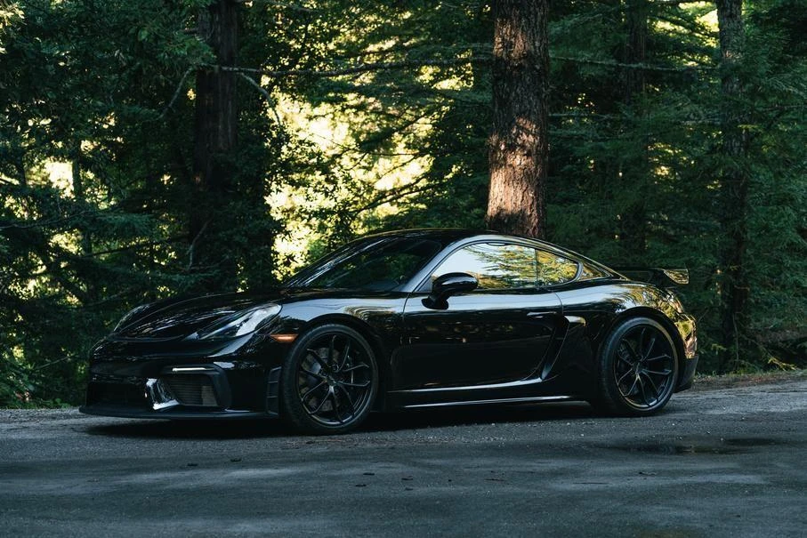2021 Porsche 718 Cayman GT4 - Image 3 of 9