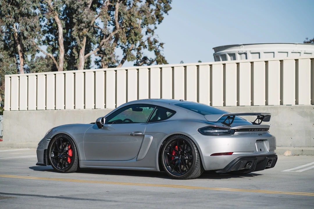 2021 Porsche 718 Cayman GT4 - Image 3 of 9