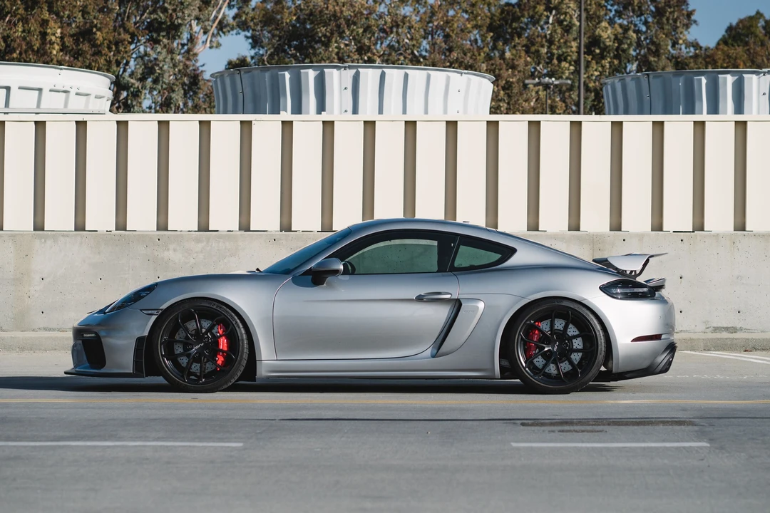 2021 Porsche 718 Cayman GT4 - Image 4 of 9