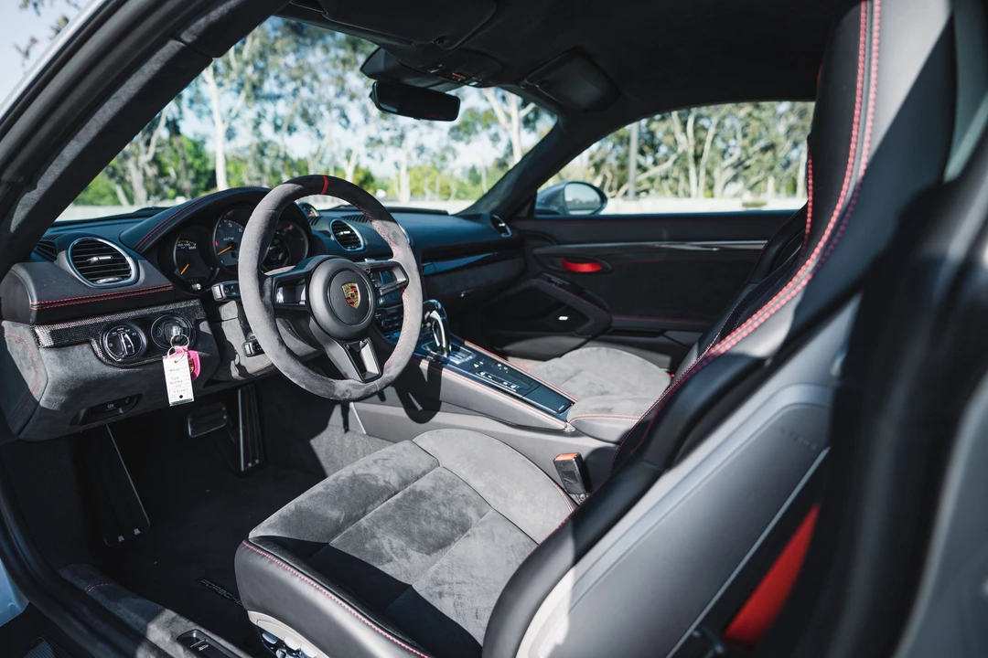 2021 Porsche 718 Cayman GT4 - Image 7 of 9