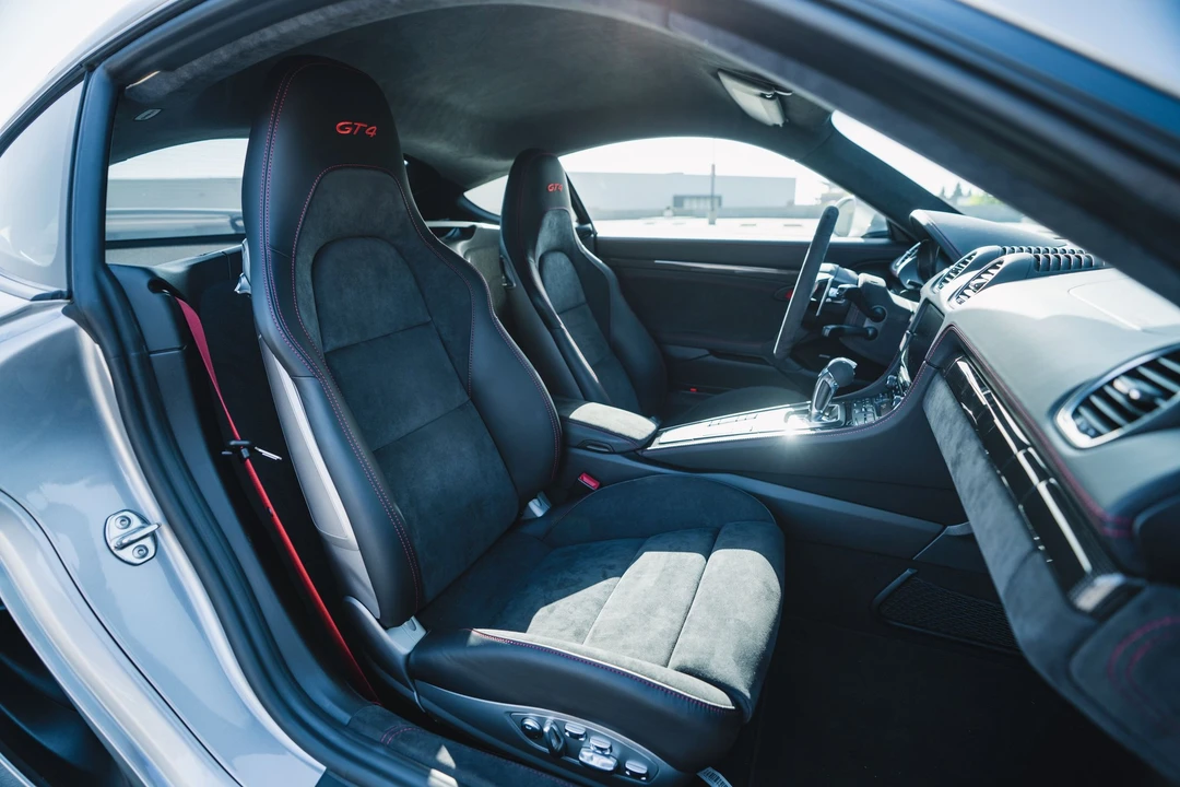 2021 Porsche 718 Cayman GT4 - Image 8 of 9